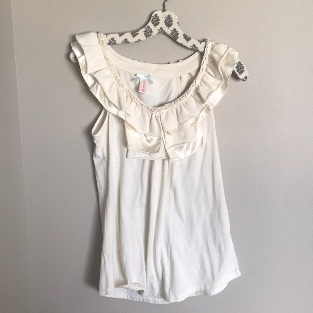 Downeast Ruffle collar top Cream Small EUC
